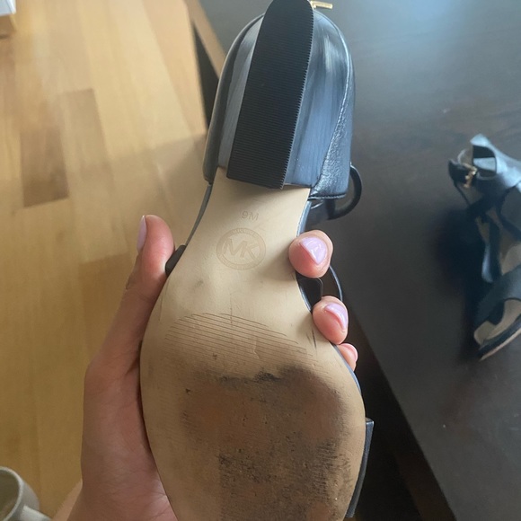 MK sandals! Only wore once and ready for something new. - Picture 4 of 5